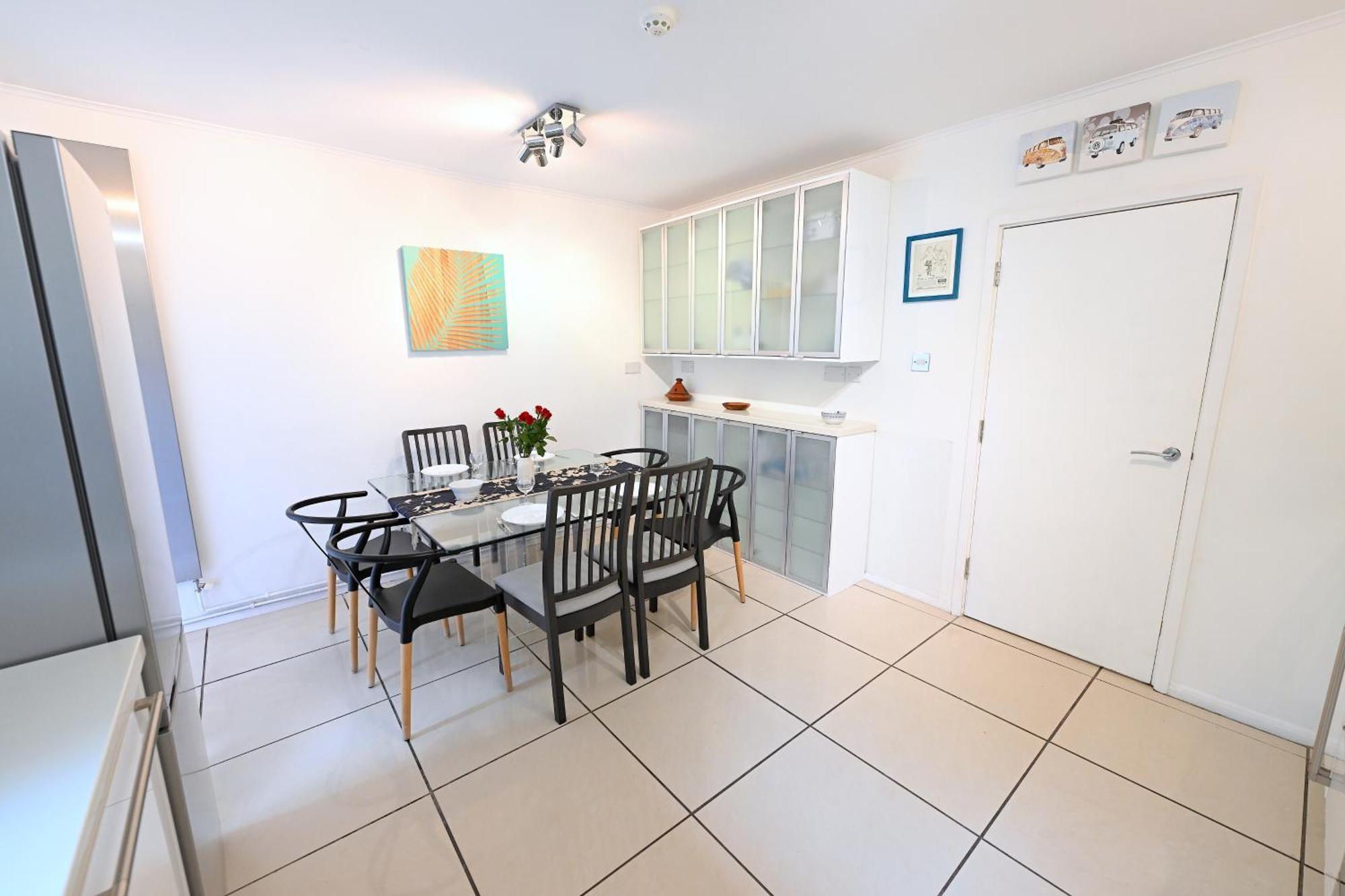 4 Bedroom Patio House Regent'S Park - Parking Лондон Экстерьер фото